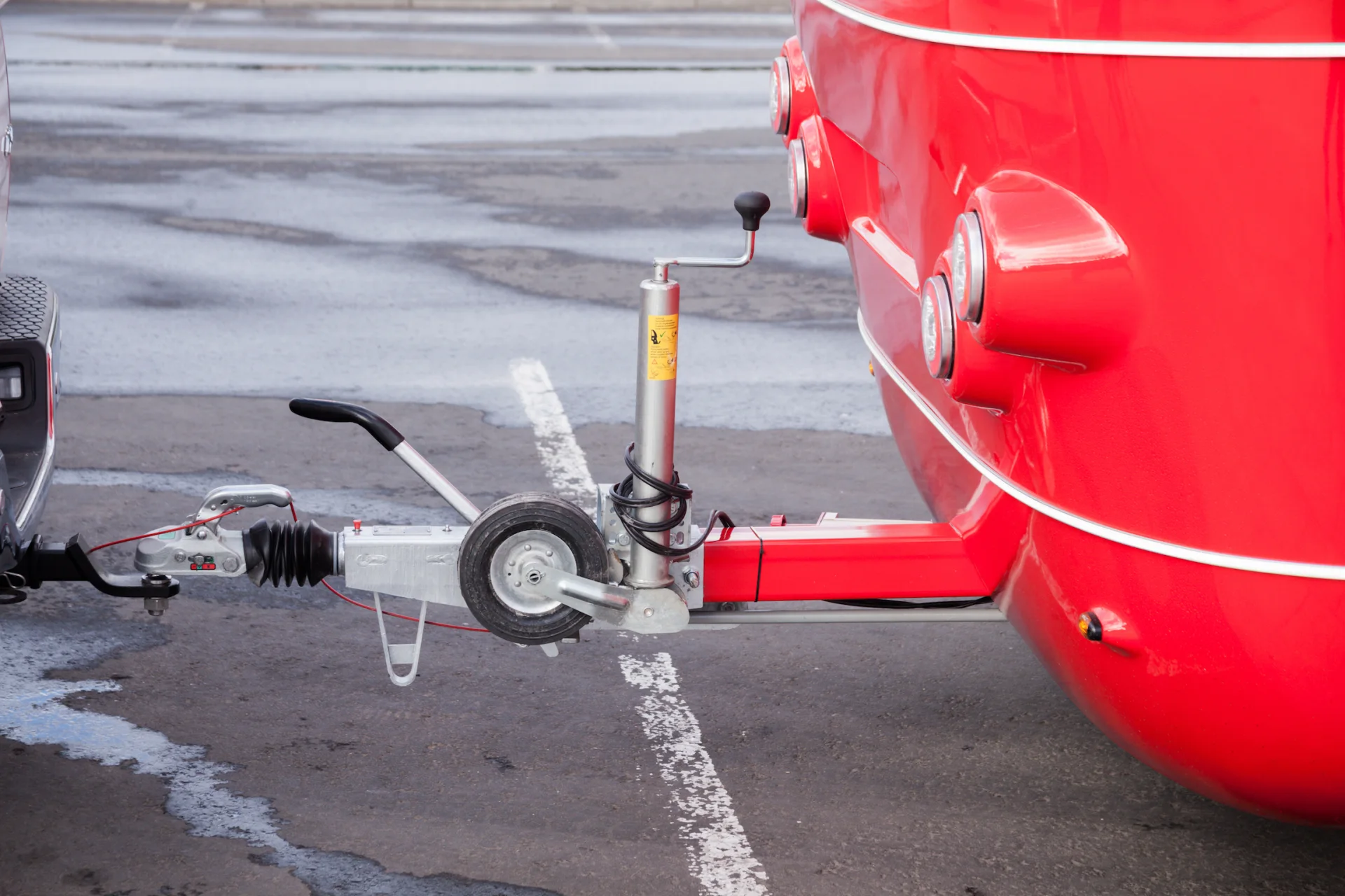 MobiEdge 8 towing hitch jockey wheel and front light cluster