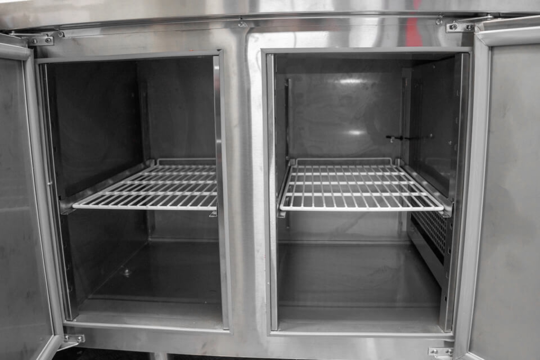 MobiEdge Compact (SM) archived product photograph 5