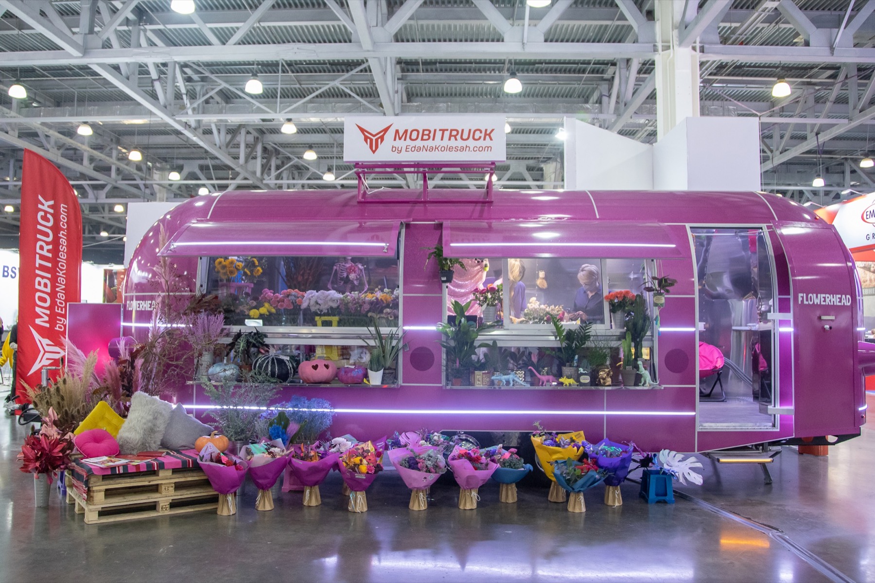 Full side view of the Flowerhead mobile florist with both display openings