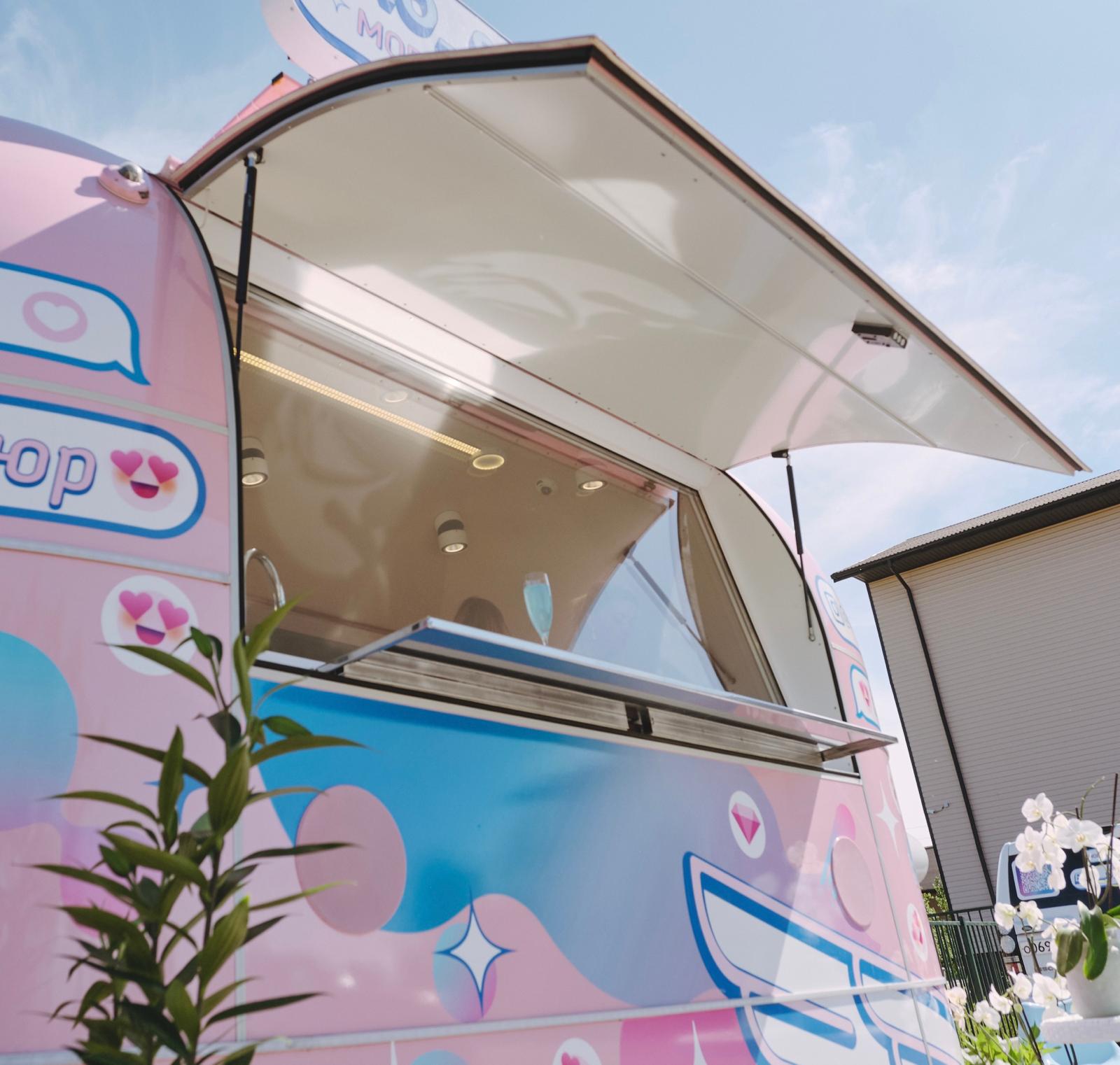 MobiBeauty — Mobile Beauty Studio by MOBITRUCK